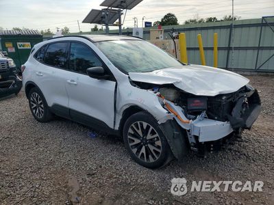 Czwarte zdjęcie samochodu z boku: 2020 FORD ESCAPE SE SPORT VIN:1FMCU9BZ1LUC32696 - miniatura