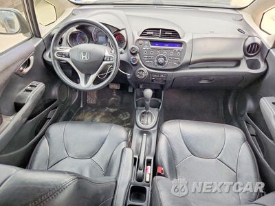 Zdjęcie 8 z 12 samochodu: 2013 HONDA FIT SPORT VIN:JHMGE8H53DC007428 - miniatura
