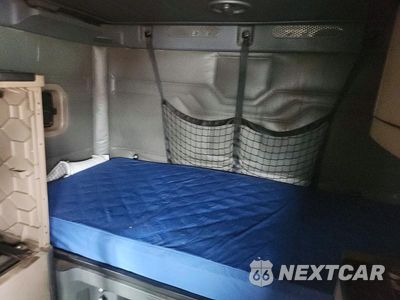 Zdjęcie 10 z 14 samochodu: 2016 FREIGHTLINER CASCADIA 125 SEMI TRUCK VIN:3AKJGLD58GSGU5365 - miniatura