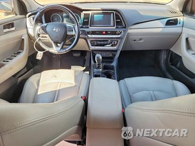 Zdjęcie 8 z 12 samochodu: 2018 HYUNDAI SONATA SEL VIN:5NPE34AFXJH598187 - miniatura