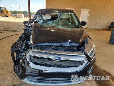Piąte zdjęcie samochodu w środku: 2019 FORD ESCAPE SE VIN:1FMCU0GDXKUC19243 - miniatura