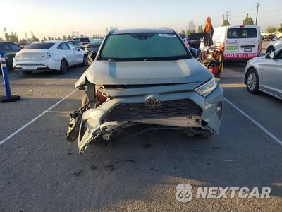 Piąte zdjęcie samochodu w środku: 2019 TOYOTA RAV4 XLE VIN:JTMW1RFV4KD511396 - miniatura