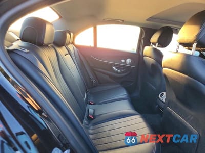 Zdjęcie 10 z 12 samochodu: 2017 MERCEDES-BENZ E 300 4MATIC VIN:WDDZF4KB6HA167972 - miniatura