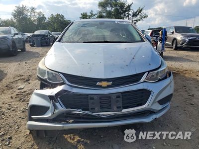 Piąte zdjęcie samochodu w środku: 2017 CHEVROLET CRUZE LS VIN:1G1BC5SM9H7267940 - miniatura