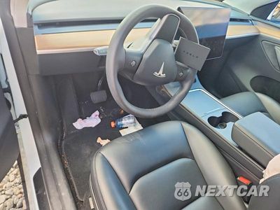 Zdjęcie 8 z 13 samochodu: 2025 TESLA MODEL Y VIN:7SAYGDED3SA379548 - miniatura