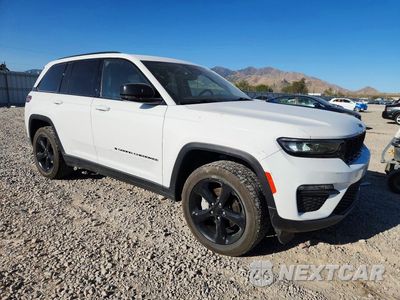 Czwarte zdjęcie samochodu z boku: 2023 JEEP GRAND CHEROKEE LIMITED VIN:1C4RJHBG7PC541052 - miniatura