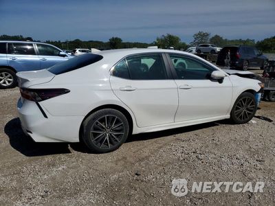 Trzecie zdjęcie samochodu z tyłu: 2024 TOYOTA CAMRY SE VIN:4T1G11AK8RU910143 - miniatura
