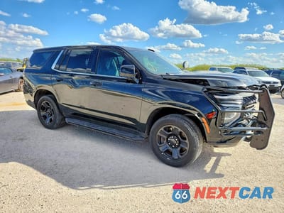 Czwarte zdjęcie samochodu z boku: 2025 CHEVROLET TAHOE C1500 PPV VIN:1GNS5UEDXSR269173 - miniatura