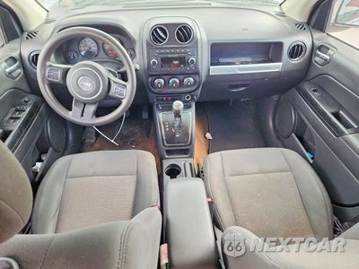 Zdjęcie 8 z 14 samochodu: 2015 JEEP COMPASS SPORT VIN:1C4NJCBA4FD250076 - miniatura