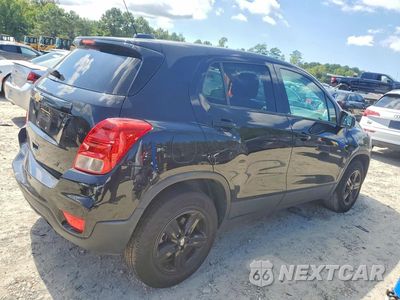 Trzecie zdjęcie samochodu z tyłu: 2022 CHEVROLET TRAX LS VIN:KL7CJNSM4NB508133 - miniatura