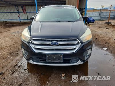 Piąte zdjęcie samochodu w środku: 2017 FORD ESCAPE SE VIN:1FMCU0GD7HUC80302 - miniatura