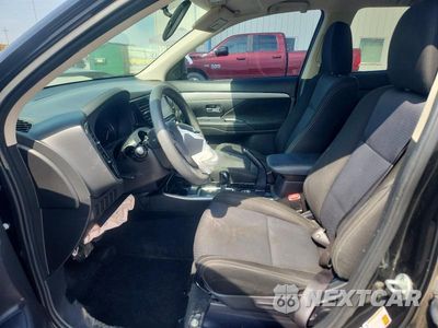 Zdjęcie 7 z 14 samochodu: 2018 MITSUBISHI OUTLANDER VIN:JA4AZ3A34JZ041677 - miniatura