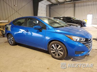 Czwarte zdjęcie samochodu z boku: 2023 NISSAN VERSA SV VIN:3N1CN8EV6PL848093 - miniatura