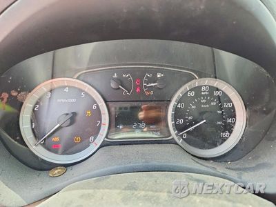 Zdjęcie 9 z 12 samochodu: 2015 NISSAN SENTRA SV VIN:3N1AB7AP7FL689035 - miniatura