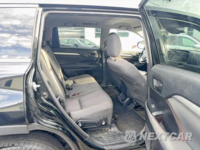 Zdjęcie 6 z 10 samochodu: 2018 TOYOTA HIGHLANDER LE VIN:5TDBZRFH9JS904623 - miniatura