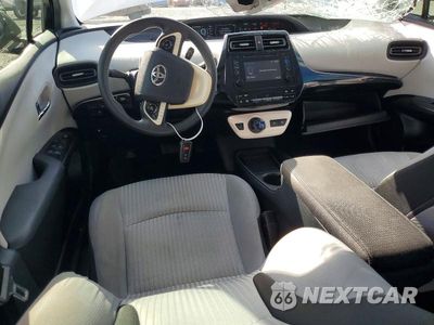 Zdjęcie 8 z 12 samochodu: 2017 TOYOTA PRIUS TWO VIN:JTDKBRFU2H3045064 - miniatura