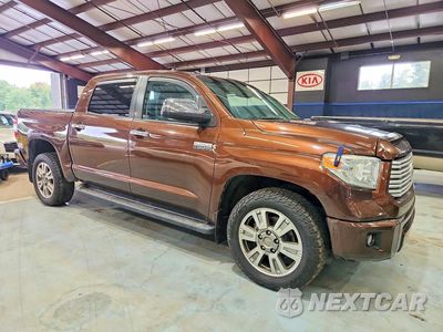 Czwarte zdjęcie samochodu z boku: 2014 TOYOTA TUNDRA CREWMAX PLATINUM VIN:5TFAY5F17EX326371 - miniatura