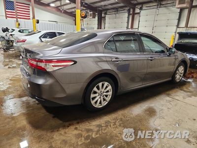 Trzecie zdjęcie samochodu z tyłu: 2019 TOYOTA CAMRY LE VIN:4T1B11HK4KU854949 - miniatura