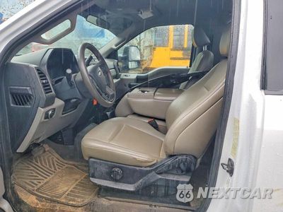 Zdjęcie 7 z 12 samochodu: 2021 FORD F550 SUPER DUTY BOX TRUCK VIN:1FDUF5GT3MDA05734 - miniatura