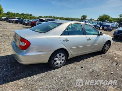 Trzecie zdjęcie samochodu z tyłu: 2002 TOYOTA CAMRY LE VIN:4T1BE32K62U544956 - miniatura