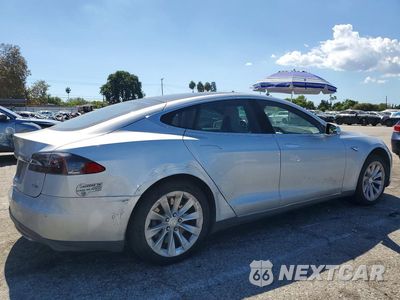 Trzecie zdjęcie samochodu z tyłu: 2016 TESLA MODEL S VIN:5YJSA1E28GF133283 - miniatura
