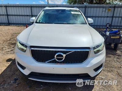 Piąte zdjęcie samochodu w środku: 2021 VOLVO XC40 T5 MOMENTUM VIN:YV4162UK0M2549067 - miniatura