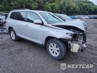 Czwarte zdjęcie samochodu z boku: 2011 TOYOTA HIGHLANDER BASE VIN:5TDBK3EHXBS060502 - miniatura