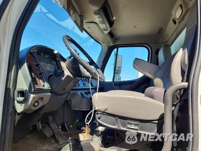 Zdjęcie 7 z 12 samochodu: 2015 FREIGHTLINER BUSINESS CLASS M2 BOX TRUCK VIN:1FVACWDT8FHGS4357 - miniatura