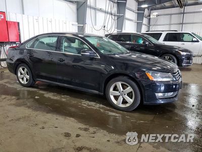 Czwarte zdjęcie samochodu z boku: 2015 VOLKSWAGEN PASSAT S VIN:1VWAT7A36FC112187 - miniatura