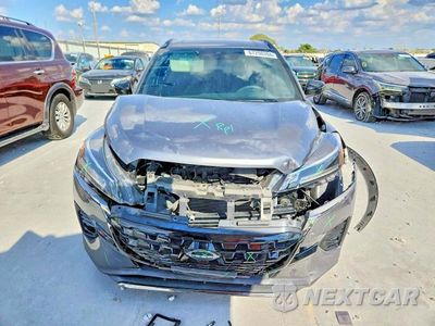 Piąte zdjęcie samochodu w środku: 2023 NISSAN KICKS SR VIN:3N1CP5DV6PL522188 - miniatura