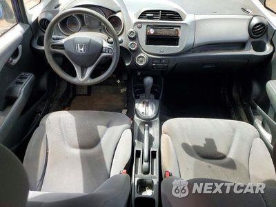 Zdjęcie 8 z 13 samochodu: 2011 HONDA FIT VIN:JHMGE8H32BC014768 - miniatura