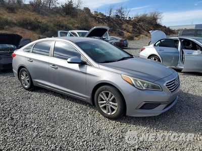 Czwarte zdjęcie samochodu z boku: 2016 HYUNDAI SONATA SE VIN:5NPE24AF2GH303661 - miniatura