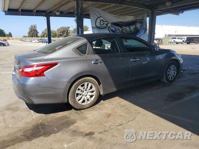 Trzecie zdjęcie samochodu z tyłu: 2016 NISSAN ALTIMA 2.5 S VIN:1N4AL3AP5GC173228 - miniatura