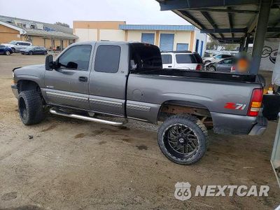 Drugie zdjęcie samochodu z przodu: 2000 CHEVROLET SILVERADO K1500 VIN:1GCEK19T2YE150662 - miniatura