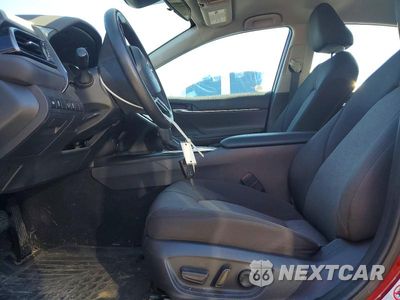 Zdjęcie 7 z 13 samochodu: 2019 TOYOTA CAMRY LE VIN:4T1B11HK3KU747326 - miniatura