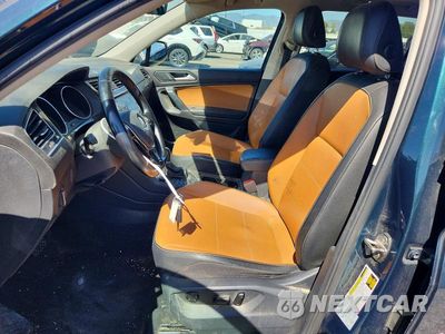 Zdjęcie 7 z 14 samochodu: 2018 VOLKSWAGEN TIGUAN SE VIN:3VV2B7AX7JM162943 - miniatura