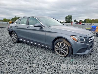 Czwarte zdjęcie samochodu z boku: 2017 MERCEDES-BENZ C 300 4MATIC VIN:55SWF4KB2HU186859 - miniatura