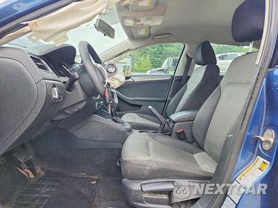 Zdjęcie 7 z 12 samochodu: 2017 VOLKSWAGEN JETTA S VIN:3VW2B7AJ5HM412858 - miniatura