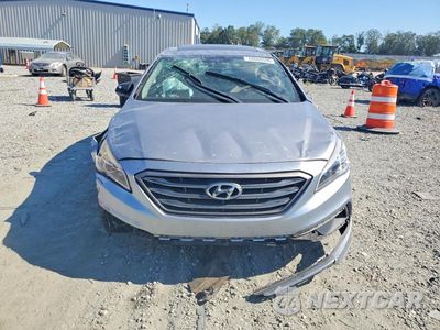 Piąte zdjęcie samochodu w środku: 2017 HYUNDAI SONATA SPORT VIN:5NPE34AF7HH588470 - miniatura
