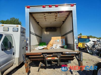 Zdjęcie 6 z 13 samochodu: 2019 ISUZU NPR HD REFRIGERATED BOX TRUCK VIN:JALC4W164K7K00637 - miniatura