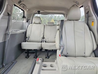 Zdjęcie 10 z 13 samochodu: 2014 TOYOTA SIENNA XLE 8-PASSENGER VIN:5TDYK3DC1ES518075 - miniatura