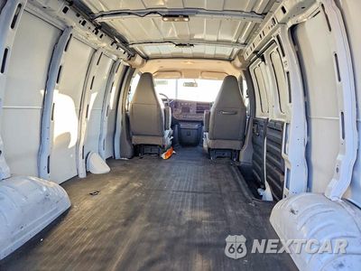 Zdjęcie 10 z 13 samochodu: 2018 GMC SAVANA G2500 DELIVERY VAN VIN:1GTW7AFG1J1162358 - miniatura