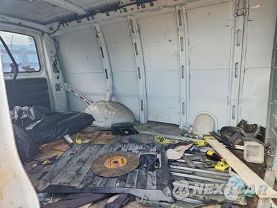 Zdjęcie 10 z 12 samochodu: 2013 CHEVROLET EXPRESS 1500 CARGO DELIVERY VAN VIN:1GCSGAFX9D1168010 - miniatura
