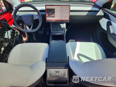 Zdjęcie 8 z 14 samochodu: 2026 TESLA MODEL Y VIN:7SAYGDEE3TF390997 - miniatura