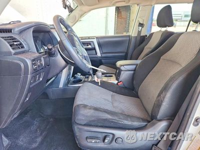 Zdjęcie 7 z 13 samochodu: 2020 TOYOTA 4RUNNER SR5 VIN:JTEBU5JR8L5756945 - miniatura