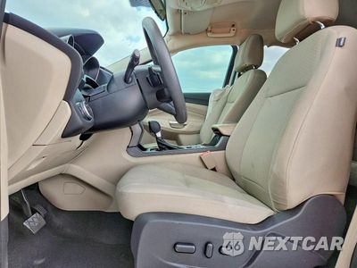 Zdjęcie 7 z 14 samochodu: 2017 FORD ESCAPE SE VIN:1FMCU0GD6HUC24240 - miniatura