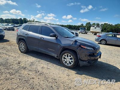 Czwarte zdjęcie samochodu z boku: 2015 JEEP CHEROKEE LATITUDE VIN:1C4PJMCSXFW521877 - miniatura