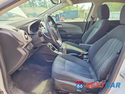 Zdjęcie 7 z 12 samochodu: 2018 CHEVROLET SONIC LT VIN:1G1JD5SH1J4119736 - miniatura