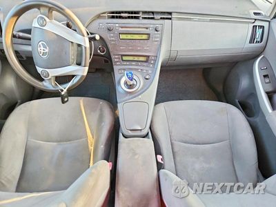 Zdjęcie 8 z 13 samochodu: 2010 TOYOTA PRIUS II VIN:JTDKN3DU1A0077647 - miniatura