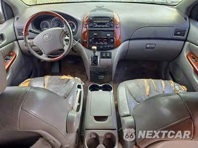 Zdjęcie 8 z 14 samochodu: 2004 TOYOTA SIENNA XLE LIMITED 7 PASSENGER VIN:5TDZA22C54S110357 - miniatura